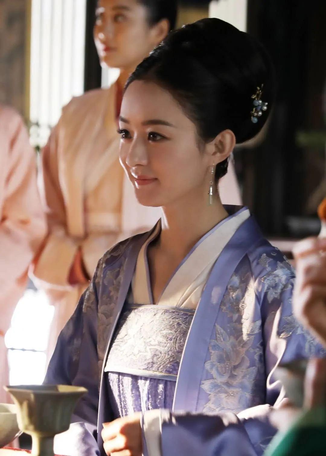 赵丽颖最新消息,赵丽颖最新消息,事业持续繁荣,多元发展展现新风采