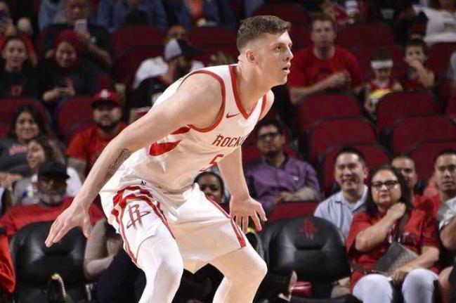 周琦最新消息,周琦最新消息，篮球界的璀璨新星持续闪耀