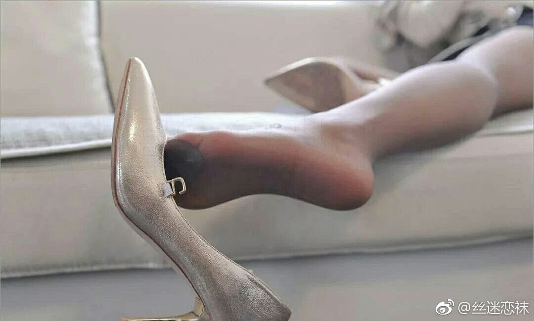 国产高跟丝袜脚交视频:04-05-11-18-35-46X:26,探索国产高跟丝袜脚交文化,一场视觉与情感的交织