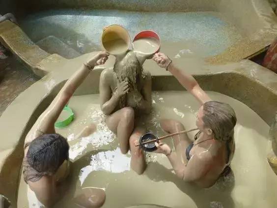 人人揉人人捏人人澡人人添:29-32-33-36-40-48Y：35,人人揉捏，共浴和谐——探索人与人之间的亲密互动与共同成长