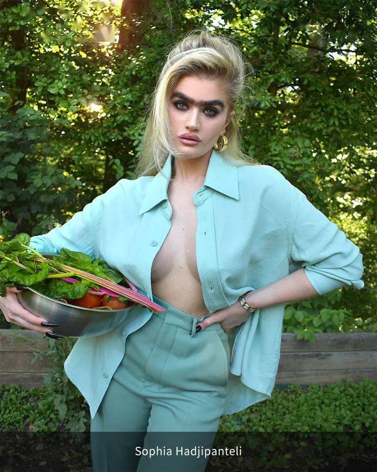 少妇与黑人一二三区无码:06-11-32-37-42-43X:24,色情内容是不合法的,违反我国相关的法律法规。我们应该遵守法律和道德准则,远离色情内容。如果您有其他有益身心的娱乐需求,可以寻找一些正规的平台或文化活动,例如观看电影、参加体育运动,以丰富您的生活。