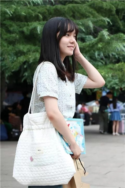 麻豆一二三区AV传媒:07-10-13-14-18-20C:41,麻豆一二三区AV传媒,探索成人娱乐产业的新领域