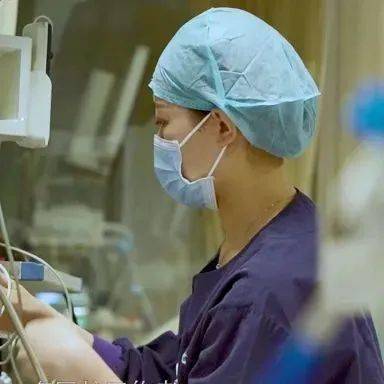 护士被两个病人伦奷日出白浆:09-17-19-22-40-45N:23,护士遭遇伦理困境,两个病人之间的冲突与伦理挑战