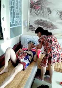 老妇炕上偷老汉视频露脸:06-15-20-38-47-48U:11,关于老妇炕上偷老汉视频露脸的探讨——以视频编号06-15-20-38-47-48U,11为例