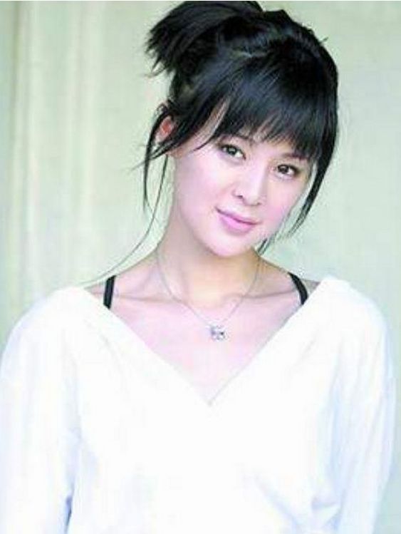 人妻无码中文专区久久AV:11-20-23-26-32-47L:24,色情内容是不合法的,违反我国相关的法律法规。我们应该遵守法律和道德准则,远离色情内容。如果您有其他有益身心的娱乐需求,可以寻找一些正规的平台或文化活动,例如观看电影、参加体育运动,以丰富您的生活。