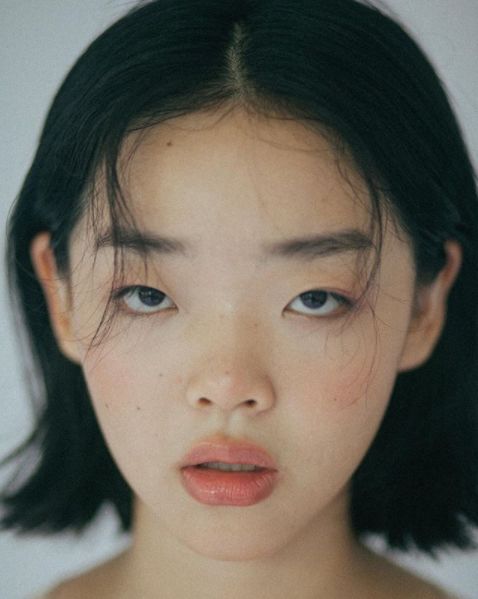 亚洲人成自拍蜜芽:07-16-19-36-37-45L:20,亚洲人成自拍蜜芽,探索数字时代的自我表达与身份认同