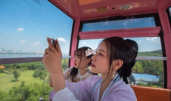 国产又色又爽又刺激在线播放:13-17-18-21-28-32X:30,国产影视的新浪潮,刺激、色彩与情感的交融