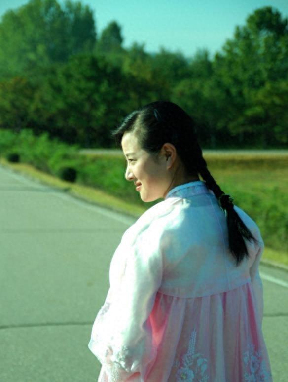 朝鲜女人大白屁股ass孕交:07-14-20-39-40-41Z:01,关于朝鲜女性及其文化习俗的探讨