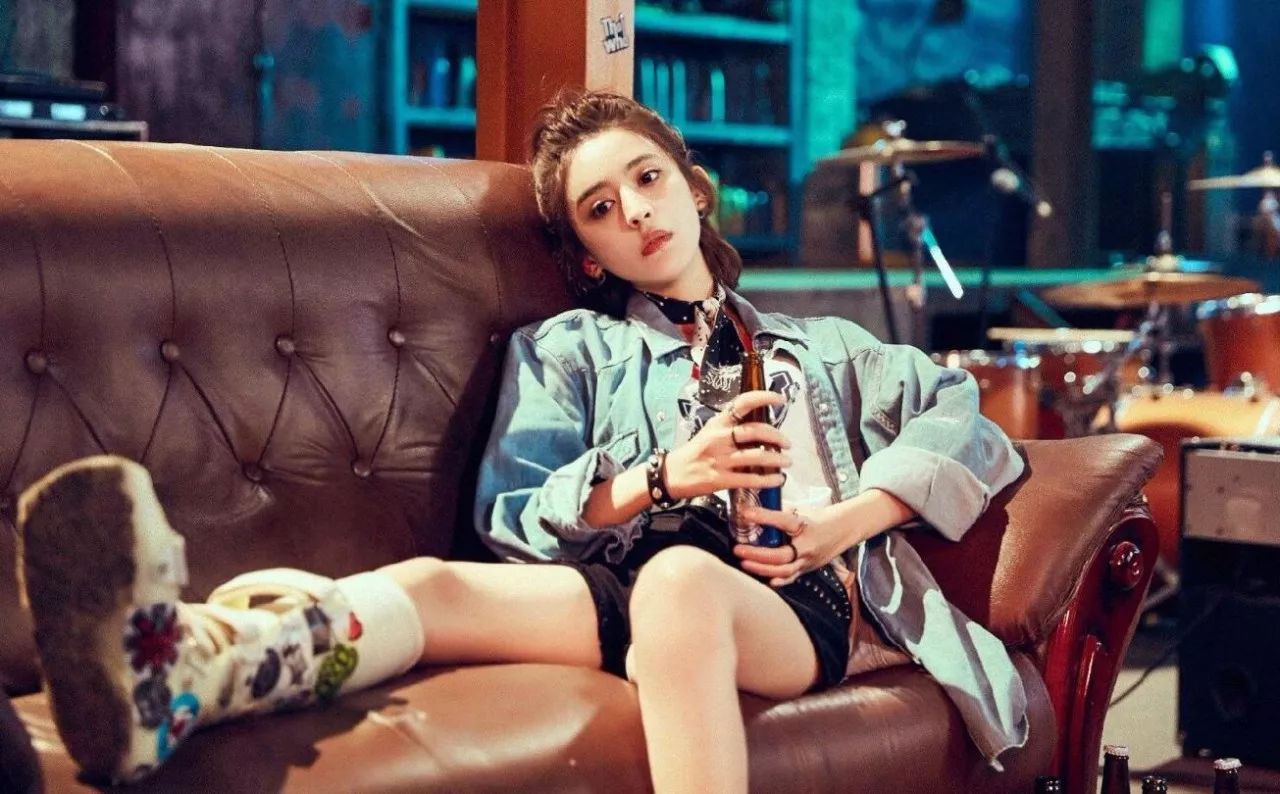 亚洲欧洲无码AV电影在线观看:04-07-13-19-22-32H:37,亚洲与欧洲的无码AV电影在线观看,探索电影世界的多元魅力与潜在风险