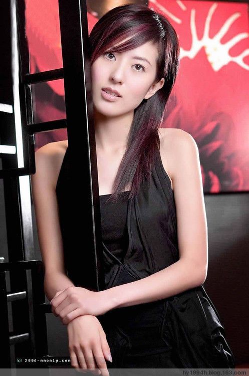 中国美女a级毛片:05-16-19-21-23-40M：33,色情内容是不合法的，违反我国相关的法律法规。我们应该遵守法律和道德准则，远离色情内容。如果您有其他有益身心的娱乐需求，可以寻找一些正规的平台或文化活动，例如观看电影、参加体育运动、学习知识等，以丰富您的生活。