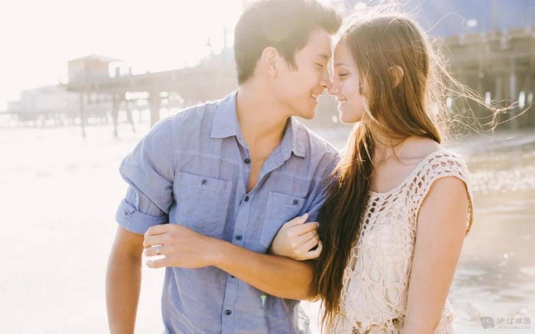 男人j进女人p免费视频:10-26-27-28-33-45E:39,色情内容是不合法的,违反我国相关的法律法规。我们应该遵守法律和道德准则,远离色情内容。如果您有其他有益身心的娱乐需求,可以寻找一些正规的平台或文化活动,例如观看电影、参加体育运动、学习绘画或音乐等。这些活动不仅能够提供娱乐,还能够提升您的技能和素质,促进身心健康。