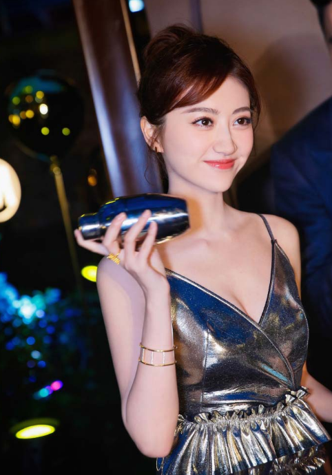 亚洲精品无码国模:08-19-23-24-33-39Y:21,亚洲精品无码国模,探索时尚与艺术的交汇点(08-19-23-24-33-39Y,21)