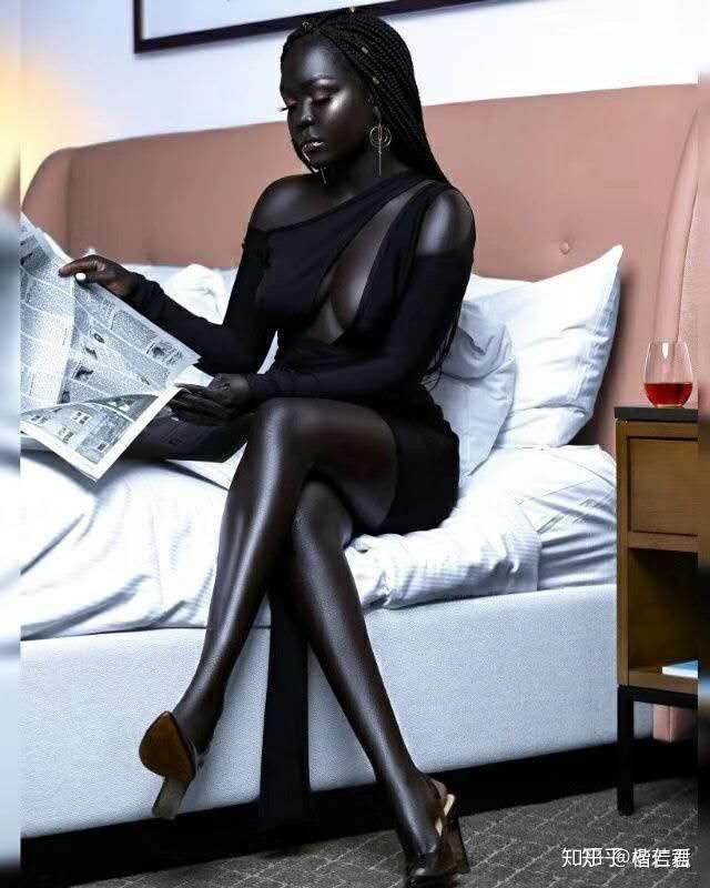 欧美黑人又大又粗XXXXX:01-36-37-43-44-45J:45,欧美黑人文化中的身体语言,一种多元视角的探讨