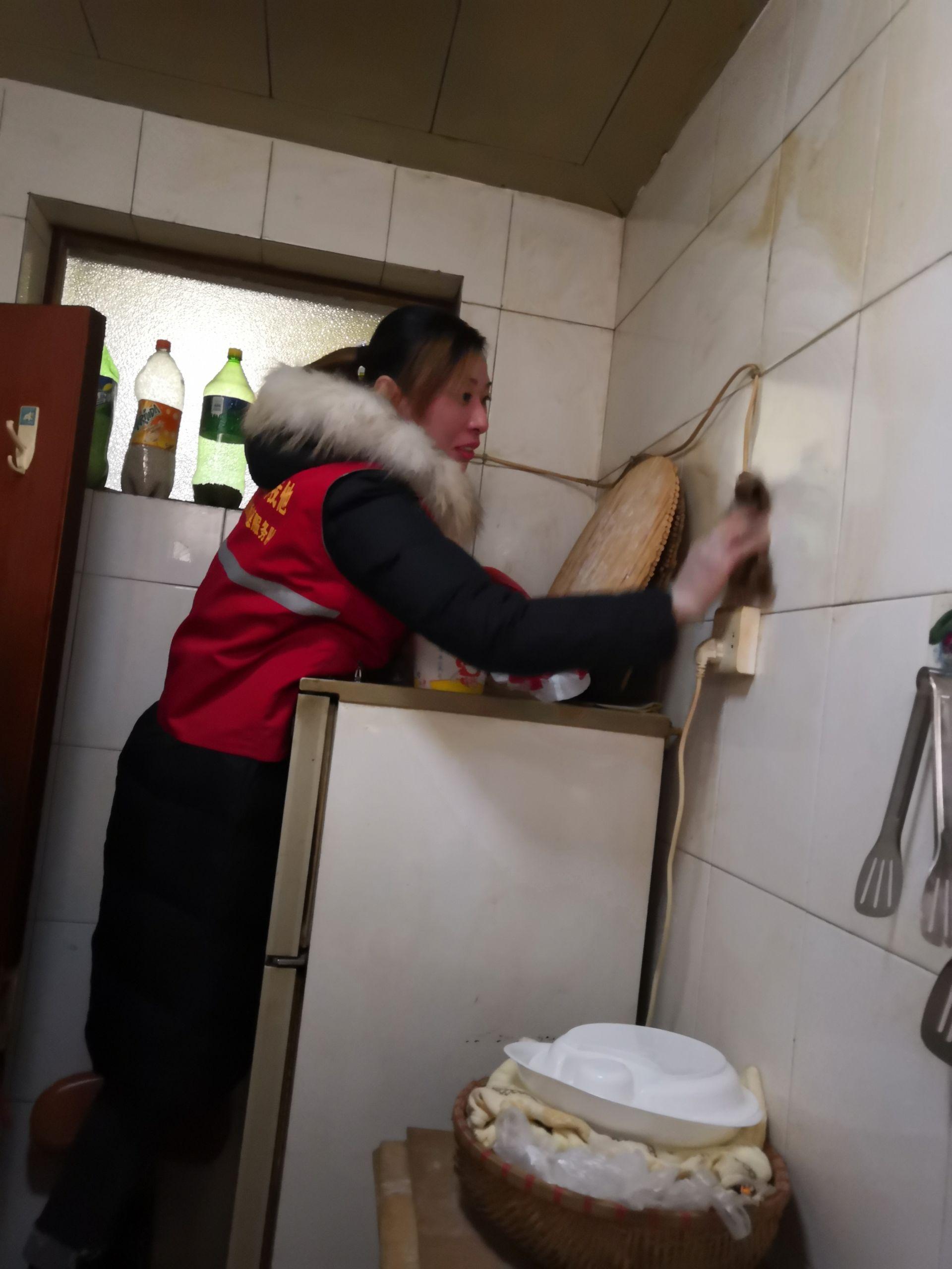 暖暖的在线观看日本社区:06-15-20-38-47-48U:11,探索日本社区文化,在线观看日本社区的独特魅力与暖暖的情感