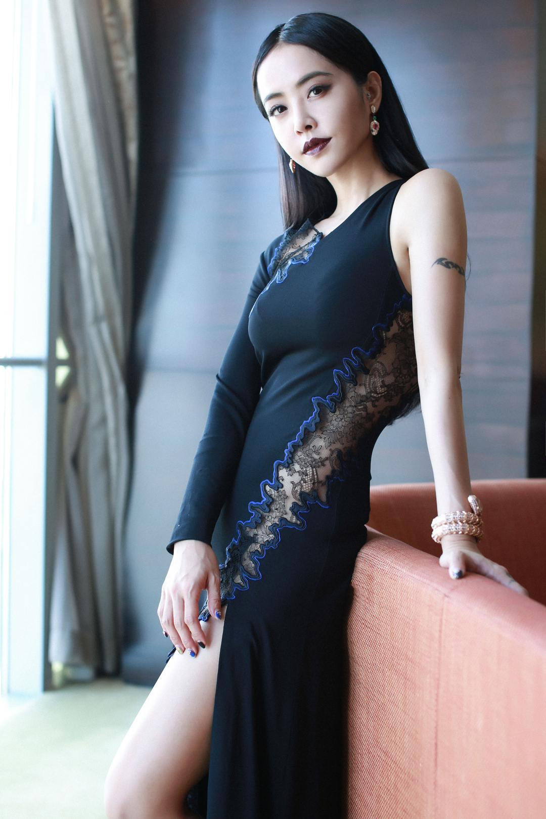 综合亚洲伊人午夜网:03-07-11-26-27-31B:02,综合亚洲伊人午夜网,探索与赏析