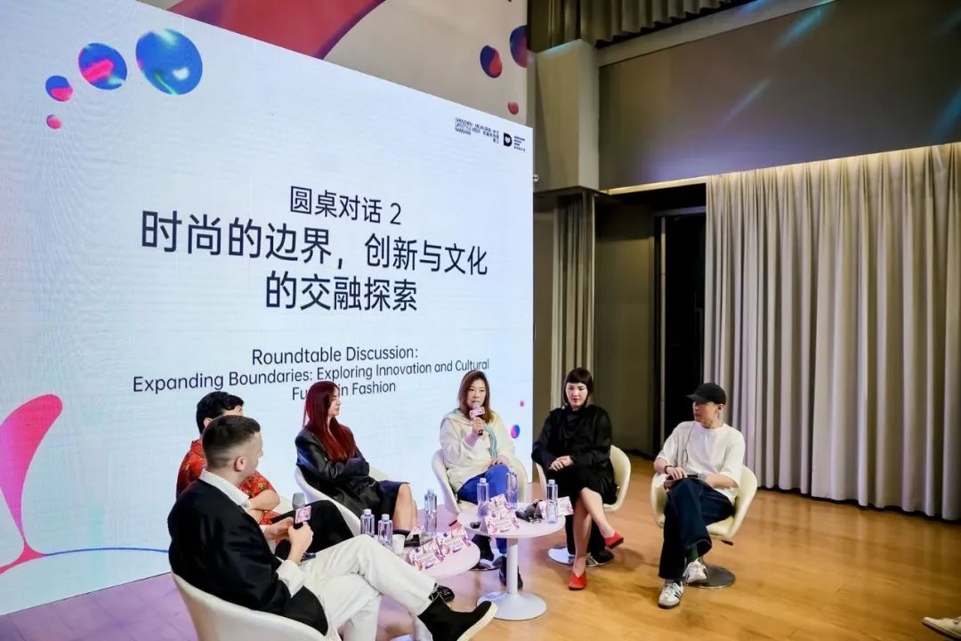 亚洲av无码专区亚洲av桃:05-13-17-29-38-39J:44,探索亚洲AV无码专区,文化、技术与艺术的交融