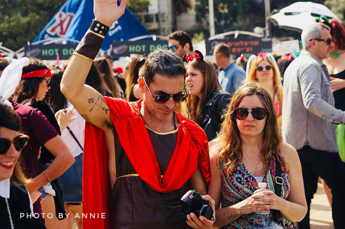 欧美性xxxx狂欢老少配:07-12-20-28-34-37Y:41,欧美性文化狂欢,老少配的魅力探索