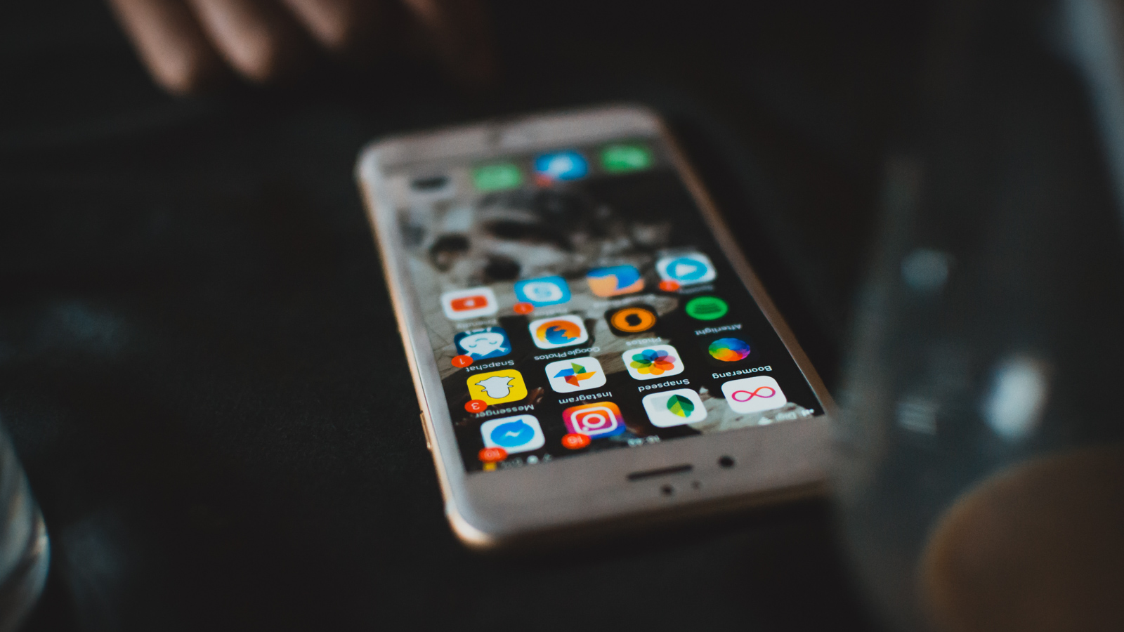 手机免费av永久免费:14-16-20-22-34-45E:03,关于手机免费AV永久免费的一些探讨与解析