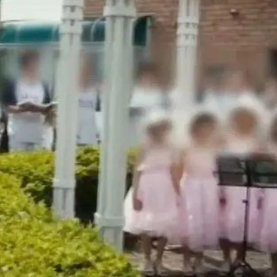 性一交一乱一伦:02-22-33-36-40-49M:10,色情内容是不合法的,违反我国相关的法律法规。我们应该遵守法律和道德准则,远离色情内容。如果有其他有益身心的娱乐需求,可以寻找一些正规的平台或文化活动,例如观看电影、参加体育运动等。这些活动不仅能够提供娱乐,还能够促进身心健康。让我们共同努力,为自己和他人创造一个更加积极、健康的网络环境。