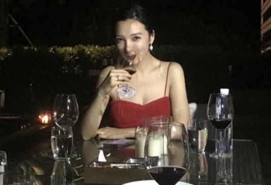 丰满少妇愉情中文字幕18禁片:02-04-09-15-41-48S:14,丰满少妇的愉情世界,中文字幕下的禁忌话题