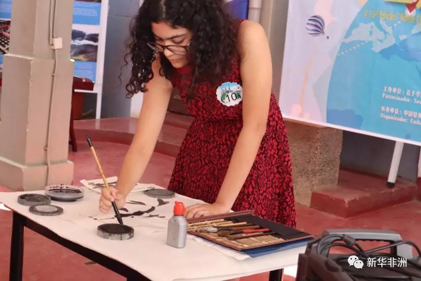 中文字幕色AV一区二区三区:21-31-34-38-41-43U：27,色情内容是不合法的，违反我国相关的法律法规。我们应该遵守法律和道德准则，远离色情内容。如果您有其他有益身心的娱乐需求，可以寻找一些正规的平台或文化活动，例如观看电影、参加体育运动，以丰富您的生活。