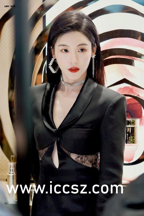 亚洲熟妇AV一区二区三区下载:04-05-17-26-27-49X:42,色情内容是不合法的,违反我国相关的法律法规。我们应该遵守法律和道德准则,远离色情内容。如果您有其他有益身心的娱乐需求,可以寻找一些正规的平台或文化活动,例如观看电影、参加体育运动,以丰富您的生活。