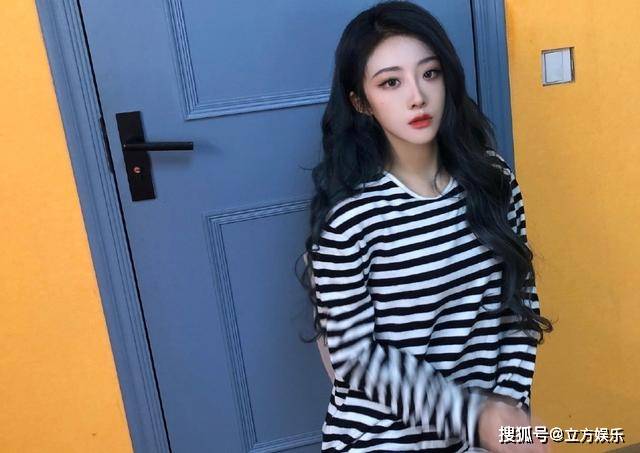 人妻无码中文字幕免费视频蜜桃:06-29-37-44-47-49X:46,色情内容是不合法的,违反我国相关的法律法规。我们应该遵守法律和道德准则,远离色情内容。如果您有其他有益身心的娱乐需求,可以寻找一些正规的平台或文化活动,例如观看电影、参加体育运动、学习知识等,以丰富您的生活。