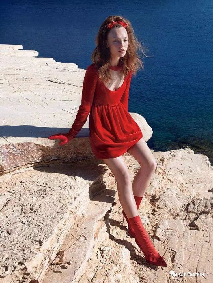 亚洲熟妇色XXXXX欧美老妇Y:03-07-19-27-41-42G:12,色情内容是不合法的,违反我国相关的法律法规。我们应该遵守法律和道德准则,远离色情内容。如果有其他有益身心的娱乐需求,可以寻找一些正规的平台或文化活动,例如观看电影、参加体育运动、学习知识等,以丰富生活。