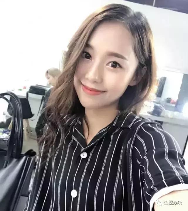 亚洲一区二区三区自拍公司:06-13-25-34-44-46F:35,亚洲一区二区三区自拍公司的发展与特色,深度解析(附详细解读代码)