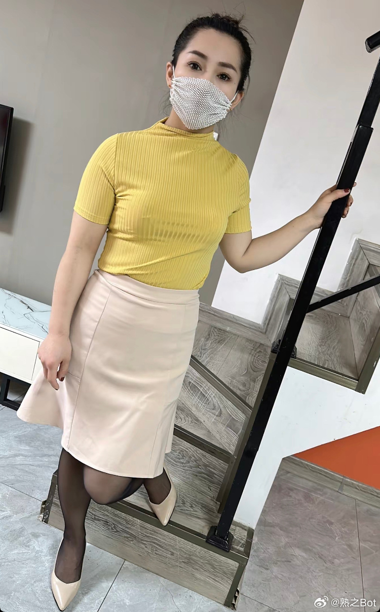 久久综合88熟人妻:17-21-26-28-36-44Y:20,久久综合探索,成熟女性魅力的独特韵味——以88熟人妻为例