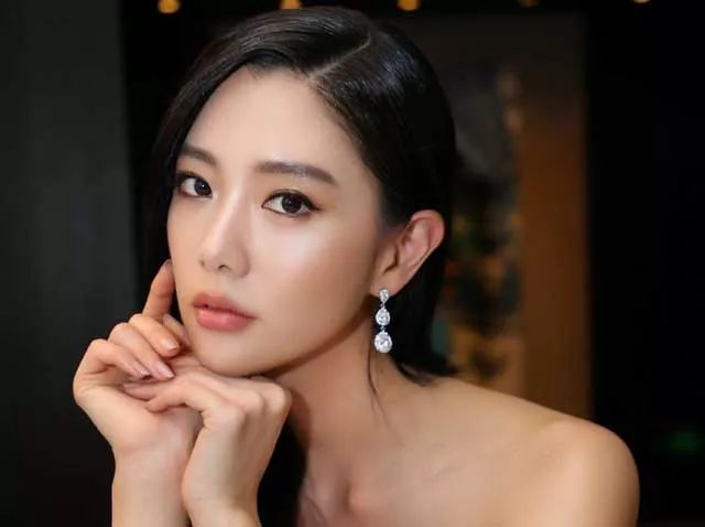 亚洲人成人无码www:03-18-19-22-39-46T:41,关于亚洲人成人内容的探讨与反思