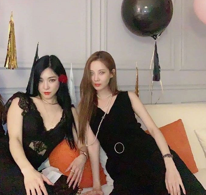 精品熟女少妇AV免费观看:01-05-09-21-27-30Q:18,色情内容是不合法的,违反我国相关的法律法规。我们应该遵守法律和道德准则,远离色情内容。如果有其他有益身心的娱乐需求,可以寻找一些正规的平台或文化活动,例如观看电影、参加体育运动、学习知识等,以丰富生活。