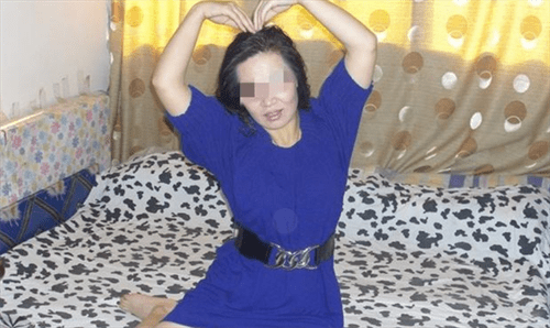 人妻少妇精品专区性色AV:01-08-13-27-36-41T:47,色情内容是不合法的,违反我国相关的法律法规。我们应该遵守法律和道德准则,远离色情内容。如果有其他有益身心的娱乐需求,可以寻找一些正规的平台或文化活动,例如观看电影、参加体育运动、学习知识等,以丰富生活。