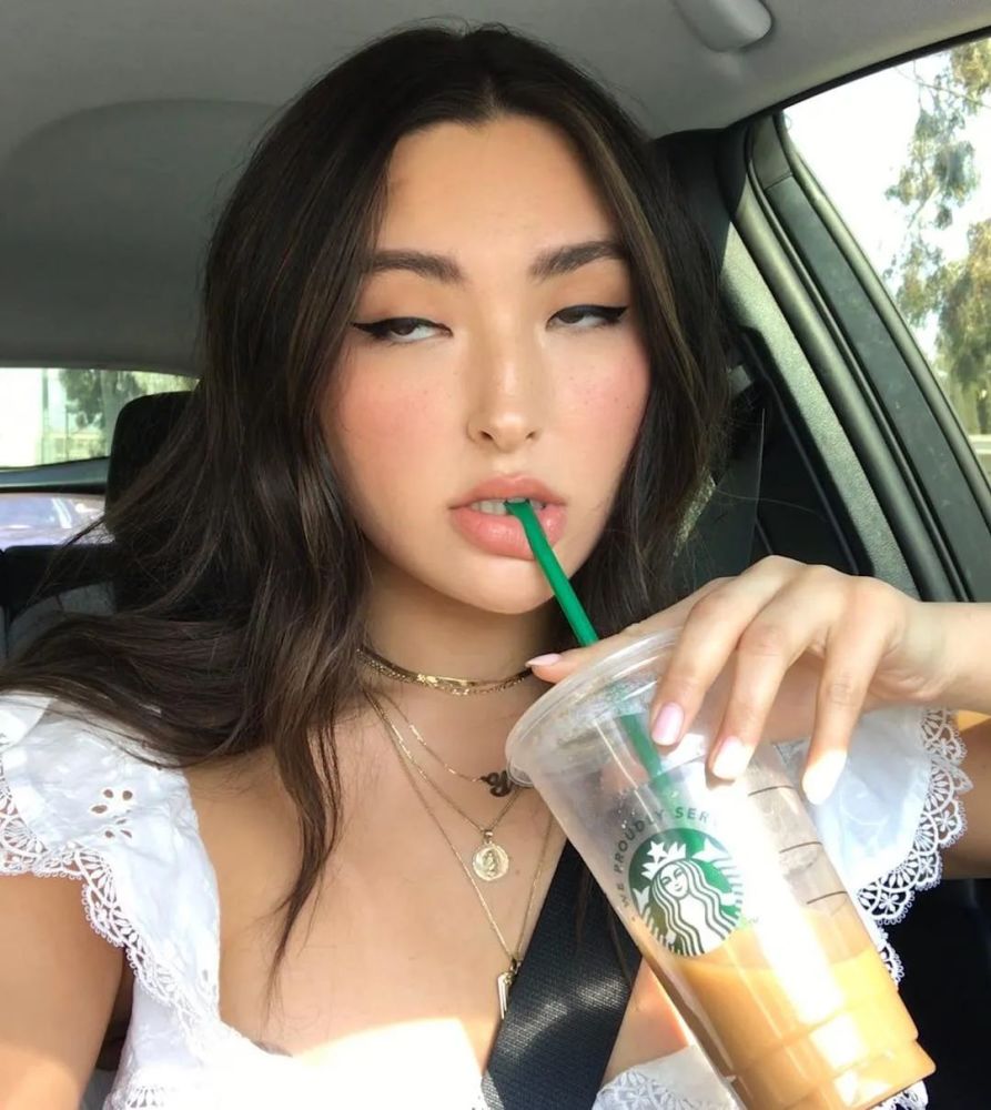 亚洲最大的熟女水蜜桃AV网站:12-18-24-30-31-45B:41,探索亚洲最大的熟女水蜜桃AV网站,从青涩到成熟的魅力之旅(内含关键词分析)