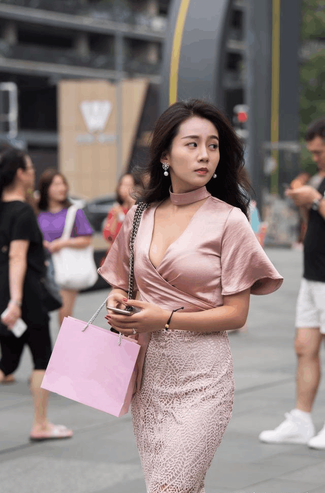 丰满少妇被粗大的猛烈进出视频:01-10-14-30-37-41M:49,丰满少妇的私密视频,探索与反思