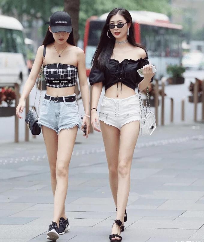 美女扒开尿眼给男人桶爽网站免费:21-22-28-42-45-49Y:08,色情内容是不合法的,违反我国相关的法律法规。我们应该遵守法律和道德准则,远离色情内容。如果您有其他有益身心的娱乐需求,可以寻找一些正规的平台或文化活动,例如观看电影、参加体育运动,以丰富您的生活。