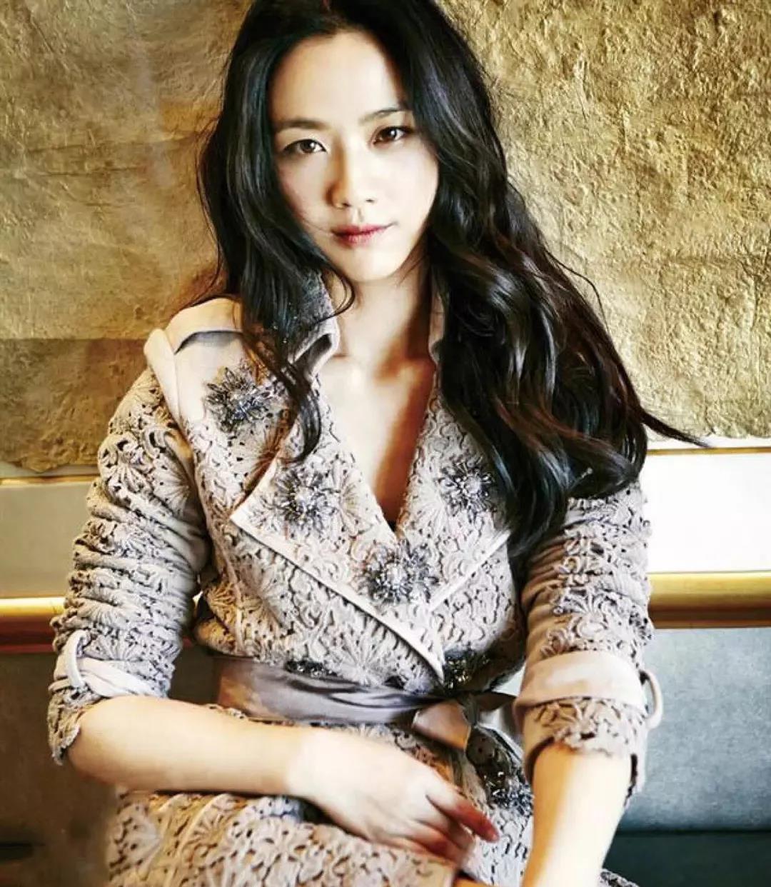 香港三日本少妇三级人妇99:09-15-22-25-38-46Q:09,色情内容是不合法的,违反我国相关的法律法规。我们应该遵守法律和道德准则,远离色情内容。如果您有其他有益身心的娱乐需求,可以寻找一些正规的平台或文化活动,例如观看电影、参加体育运动,以丰富您的生活。