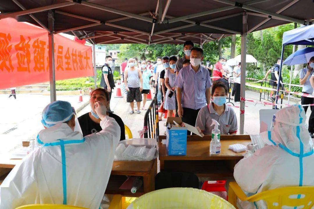 香港三日本少妇三级人妇99:09-15-22-25-38-46Q:09,色情内容是不合法的,违反我国相关的法律法规。我们应该遵守法律和道德准则,远离色情内容。如果您有其他有益身心的娱乐需求,可以寻找一些正规的平台或文化活动,例如观看电影、参加体育运动,以丰富您的生活。