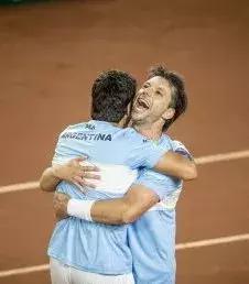 久久亚洲精品情侣:13-17-18-21-28-32X:30,久久亚洲精品情侣,探索真实情感的深度与独特魅力