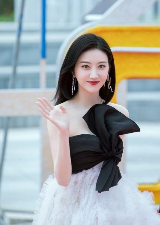 久久AV无码精品人妻出轨:20-21-26-35-40-41W:30,久久AV无码精品背后的故事,人妻出轨的复杂情感纠葛