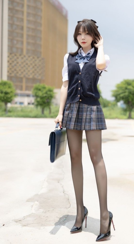 国产精品无码制服丝袜:13-24-29-30-38-46Q:37,探索国产精品,无码制服下的丝袜魅力——一场视觉与想象的盛宴