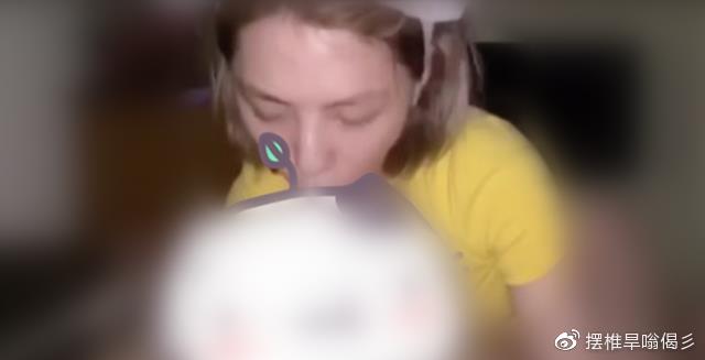 国产边摸边吃奶叫床视频:03-23-29-30-37-46F:39,国产边摸边吃奶叫床视频,探索与反思