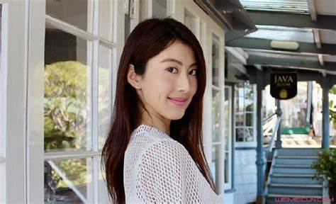 精品人妻伦一二三区久久:04-14-33-38-42-43H:32,色情内容是不合法的,违反我国相关的法律法规。我们应该遵守法律和道德准则,远离色情内容。如果有其他有益身心的娱乐需求,可以寻找一些正规的平台或文化活动,例如观看电影、参加体育运动等。这些活动不仅能够提供娱乐,还能够促进身心健康。让我们共同努力,为自己和他人创造一个积极、健康、和谐的环境。