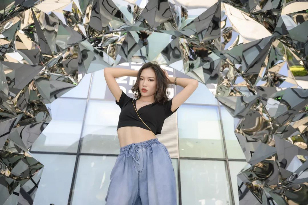 亚洲丰满熟女一区二区哦:15-19-32-37-42-44B:16,亚洲丰满熟女一区二区哦,探索东方女性的魅力与风采