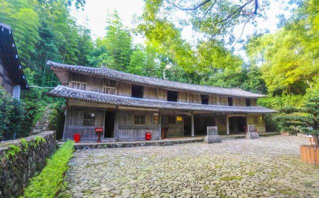 亚洲色精品三区二区一区:01-04-18-22-35-41X:04,探索亚洲色精品的独特魅力——三区二区一区详解(01-04-18-22-35-41X视角)