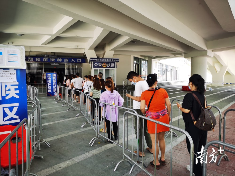 中无码人妻丰满熟妇啪啪:06-08-15-28-31-47X:36,色情内容是不合适的,因为它涉及到不道德的内容,并且可能会违反法律法规。我们应该尊重他人和社会道德,避免传播色情内容。以下是一篇关于其他话题的文章,供您参考