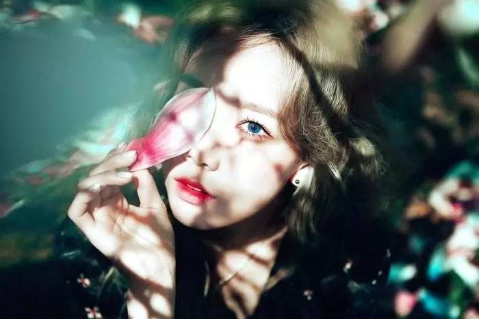 久久人午夜亚洲精品无码区:02-05-15-20-32-37W:27,久久人午夜亚洲精品无码区,探索深夜的私密艺术之美