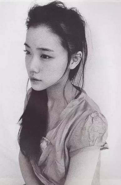 人妻精品久久无码专区涩涩:04-22-25-28-38-39Y：37,色情内容是不合法的，违反我国相关的法律法规。我们应该遵守法律和道德准则，远离色情内容。如果有其他有益身心的娱乐需求，可以寻找一些正规的平台或文化活动，例如观看电影、参加体育运动等。这些活动不仅能够提供娱乐，还能够促进身心健康。