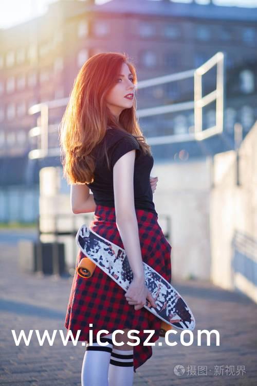 少妇被又大又粗猛烈进出视频:01-11-14-31-32-48R:06,探索私密视频,少妇遭遇猛烈进出事件