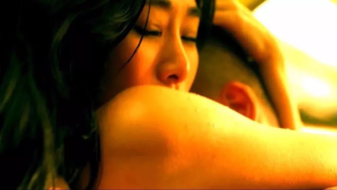 高潮内射免费看片:02-05-25-26-41-44P:22,关于高潮内射免费看片的探讨,一种文化现象的多维度解读(02-05-25-26-41-44P)